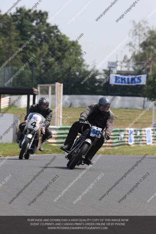 Vintage motorcycle club;eventdigitalimages;mallory park;mallory park trackday photographs;no limits trackdays;peter wileman photography;trackday digital images;trackday photos;vmcc festival 1000 bikes photographs