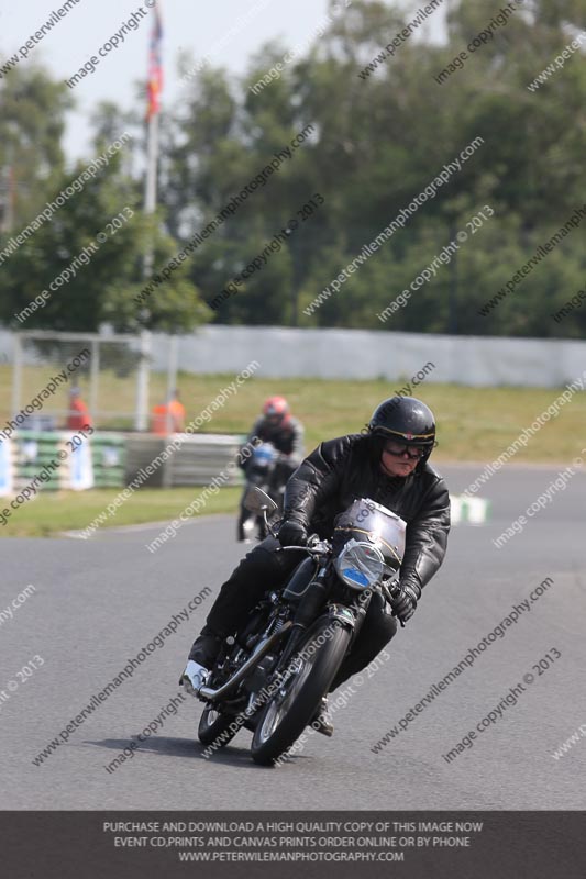 Vintage motorcycle club;eventdigitalimages;mallory park;mallory park trackday photographs;no limits trackdays;peter wileman photography;trackday digital images;trackday photos;vmcc festival 1000 bikes photographs