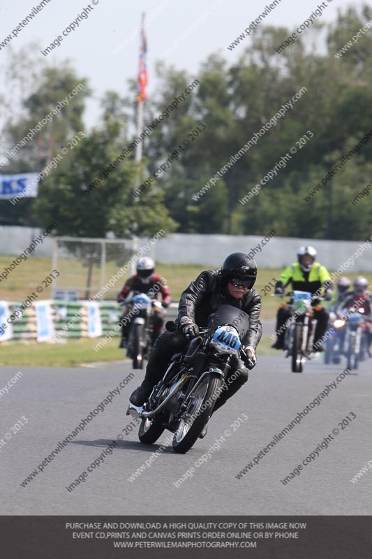 Vintage motorcycle club;eventdigitalimages;mallory park;mallory park trackday photographs;no limits trackdays;peter wileman photography;trackday digital images;trackday photos;vmcc festival 1000 bikes photographs