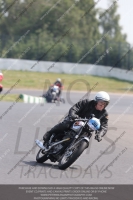 Vintage-motorcycle-club;eventdigitalimages;mallory-park;mallory-park-trackday-photographs;no-limits-trackdays;peter-wileman-photography;trackday-digital-images;trackday-photos;vmcc-festival-1000-bikes-photographs