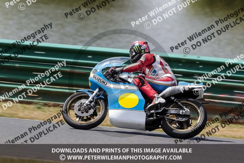 Vintage motorcycle club;eventdigitalimages;mallory park;mallory park trackday photographs;no limits trackdays;peter wileman photography;trackday digital images;trackday photos;vmcc festival 1000 bikes photographs