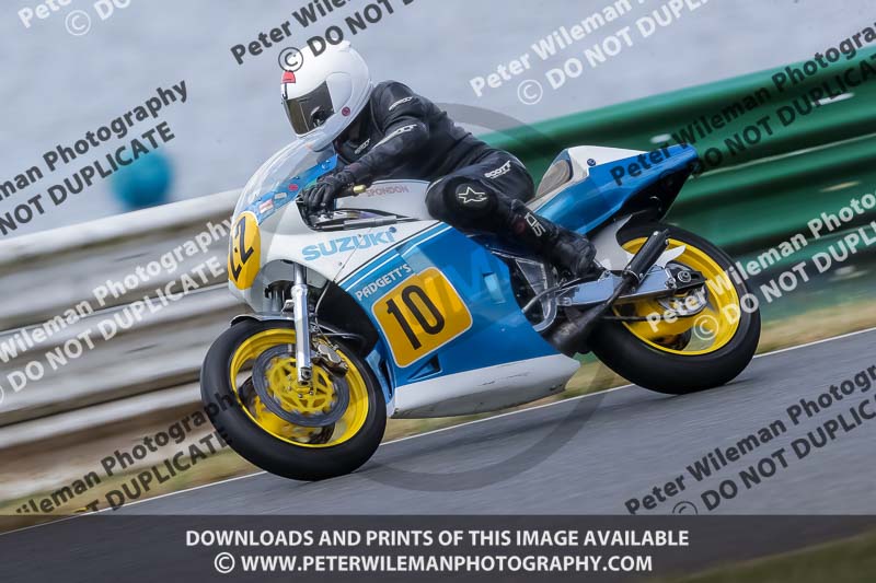 Vintage motorcycle club;eventdigitalimages;mallory park;mallory park trackday photographs;no limits trackdays;peter wileman photography;trackday digital images;trackday photos;vmcc festival 1000 bikes photographs