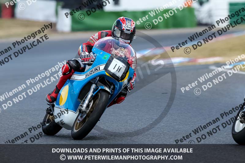 Vintage motorcycle club;eventdigitalimages;mallory park;mallory park trackday photographs;no limits trackdays;peter wileman photography;trackday digital images;trackday photos;vmcc festival 1000 bikes photographs