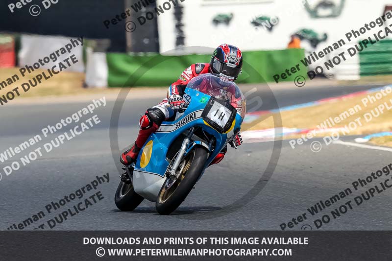 Vintage motorcycle club;eventdigitalimages;mallory park;mallory park trackday photographs;no limits trackdays;peter wileman photography;trackday digital images;trackday photos;vmcc festival 1000 bikes photographs