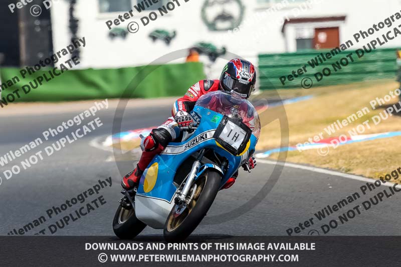 Vintage motorcycle club;eventdigitalimages;mallory park;mallory park trackday photographs;no limits trackdays;peter wileman photography;trackday digital images;trackday photos;vmcc festival 1000 bikes photographs