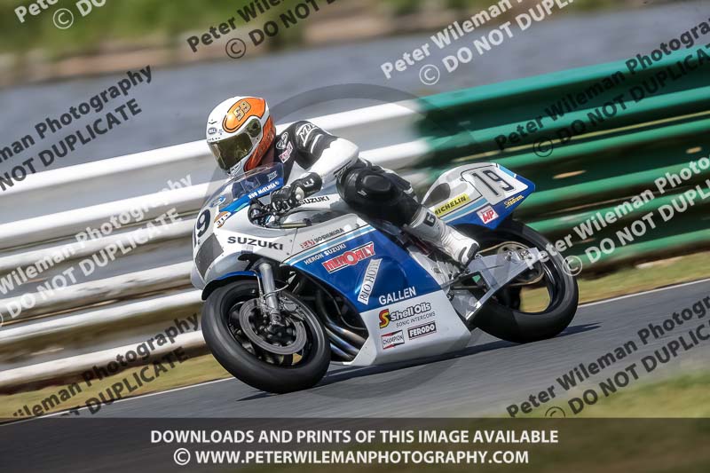 Vintage motorcycle club;eventdigitalimages;mallory park;mallory park trackday photographs;no limits trackdays;peter wileman photography;trackday digital images;trackday photos;vmcc festival 1000 bikes photographs