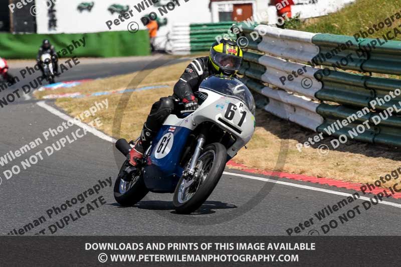 Vintage motorcycle club;eventdigitalimages;mallory park;mallory park trackday photographs;no limits trackdays;peter wileman photography;trackday digital images;trackday photos;vmcc festival 1000 bikes photographs