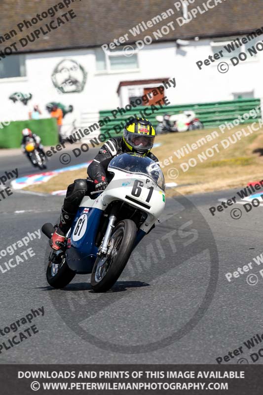 Vintage motorcycle club;eventdigitalimages;mallory park;mallory park trackday photographs;no limits trackdays;peter wileman photography;trackday digital images;trackday photos;vmcc festival 1000 bikes photographs