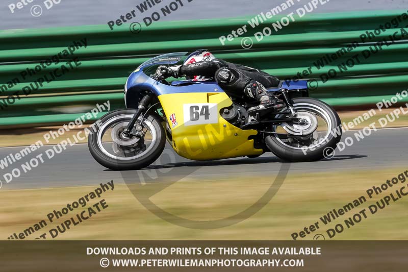 Vintage motorcycle club;eventdigitalimages;mallory park;mallory park trackday photographs;no limits trackdays;peter wileman photography;trackday digital images;trackday photos;vmcc festival 1000 bikes photographs