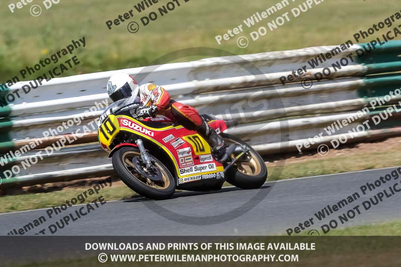 Vintage motorcycle club;eventdigitalimages;mallory park;mallory park trackday photographs;no limits trackdays;peter wileman photography;trackday digital images;trackday photos;vmcc festival 1000 bikes photographs