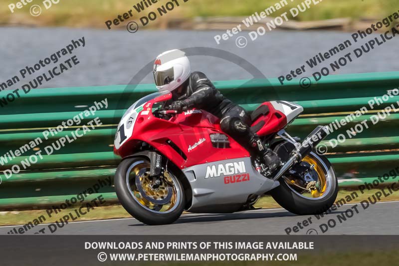 Vintage motorcycle club;eventdigitalimages;mallory park;mallory park trackday photographs;no limits trackdays;peter wileman photography;trackday digital images;trackday photos;vmcc festival 1000 bikes photographs