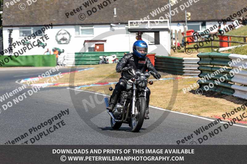 Vintage motorcycle club;eventdigitalimages;mallory park;mallory park trackday photographs;no limits trackdays;peter wileman photography;trackday digital images;trackday photos;vmcc festival 1000 bikes photographs