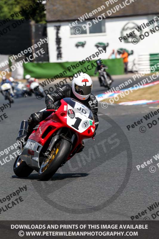 Vintage motorcycle club;eventdigitalimages;mallory park;mallory park trackday photographs;no limits trackdays;peter wileman photography;trackday digital images;trackday photos;vmcc festival 1000 bikes photographs