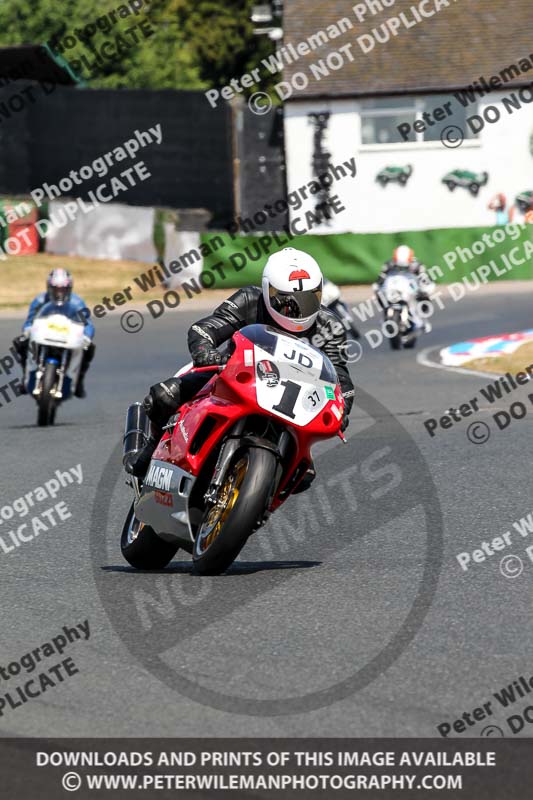 Vintage motorcycle club;eventdigitalimages;mallory park;mallory park trackday photographs;no limits trackdays;peter wileman photography;trackday digital images;trackday photos;vmcc festival 1000 bikes photographs