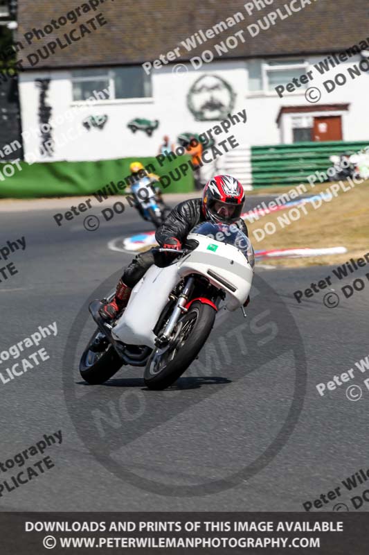 Vintage motorcycle club;eventdigitalimages;mallory park;mallory park trackday photographs;no limits trackdays;peter wileman photography;trackday digital images;trackday photos;vmcc festival 1000 bikes photographs