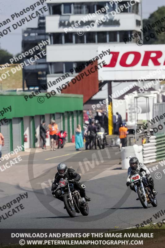 Vintage motorcycle club;eventdigitalimages;mallory park;mallory park trackday photographs;no limits trackdays;peter wileman photography;trackday digital images;trackday photos;vmcc festival 1000 bikes photographs