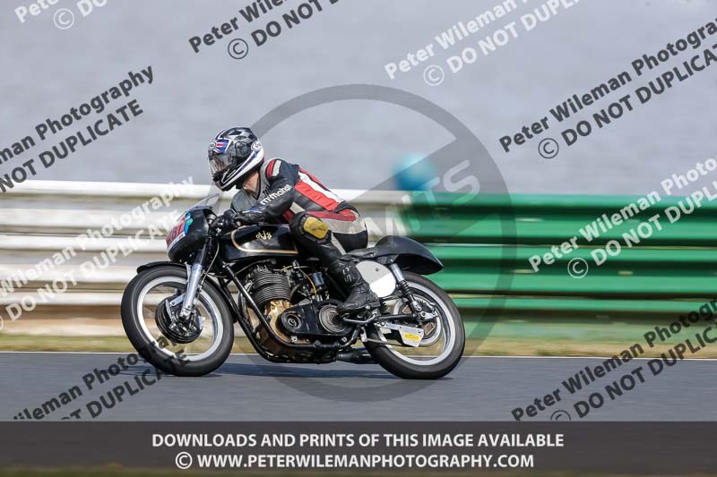 Vintage motorcycle club;eventdigitalimages;mallory park;mallory park trackday photographs;no limits trackdays;peter wileman photography;trackday digital images;trackday photos;vmcc festival 1000 bikes photographs