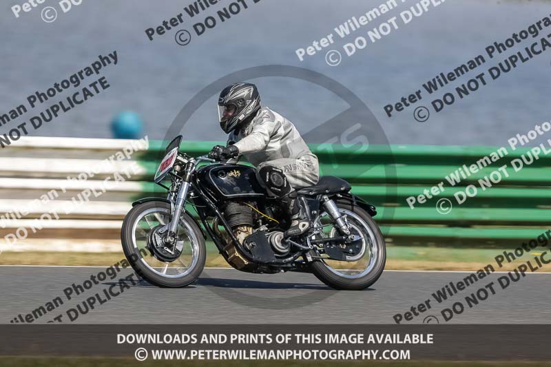 Vintage motorcycle club;eventdigitalimages;mallory park;mallory park trackday photographs;no limits trackdays;peter wileman photography;trackday digital images;trackday photos;vmcc festival 1000 bikes photographs