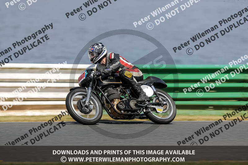 Vintage motorcycle club;eventdigitalimages;mallory park;mallory park trackday photographs;no limits trackdays;peter wileman photography;trackday digital images;trackday photos;vmcc festival 1000 bikes photographs