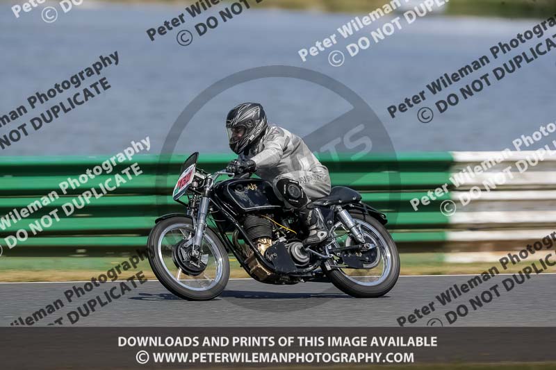 Vintage motorcycle club;eventdigitalimages;mallory park;mallory park trackday photographs;no limits trackdays;peter wileman photography;trackday digital images;trackday photos;vmcc festival 1000 bikes photographs