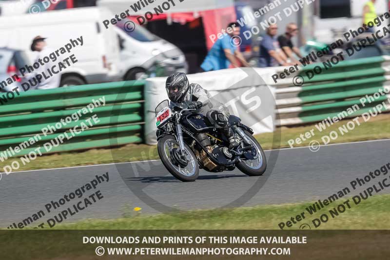 Vintage motorcycle club;eventdigitalimages;mallory park;mallory park trackday photographs;no limits trackdays;peter wileman photography;trackday digital images;trackday photos;vmcc festival 1000 bikes photographs