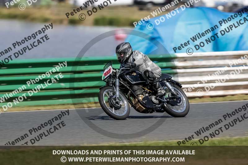 Vintage motorcycle club;eventdigitalimages;mallory park;mallory park trackday photographs;no limits trackdays;peter wileman photography;trackday digital images;trackday photos;vmcc festival 1000 bikes photographs