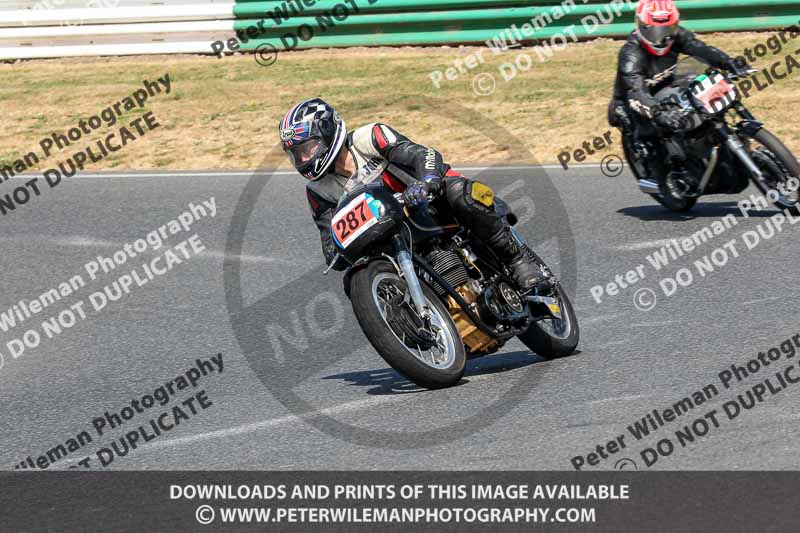 Vintage motorcycle club;eventdigitalimages;mallory park;mallory park trackday photographs;no limits trackdays;peter wileman photography;trackday digital images;trackday photos;vmcc festival 1000 bikes photographs