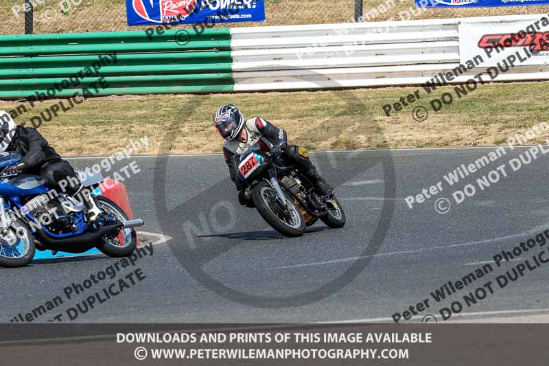 Vintage motorcycle club;eventdigitalimages;mallory park;mallory park trackday photographs;no limits trackdays;peter wileman photography;trackday digital images;trackday photos;vmcc festival 1000 bikes photographs