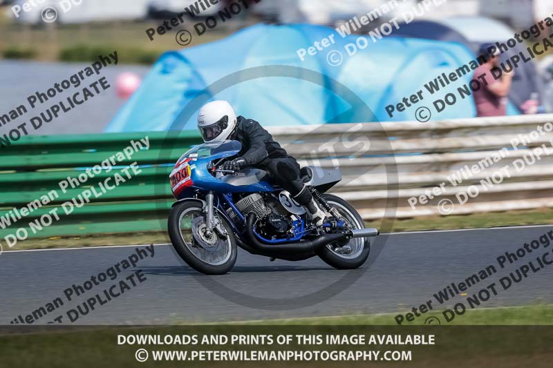 Vintage motorcycle club;eventdigitalimages;mallory park;mallory park trackday photographs;no limits trackdays;peter wileman photography;trackday digital images;trackday photos;vmcc festival 1000 bikes photographs