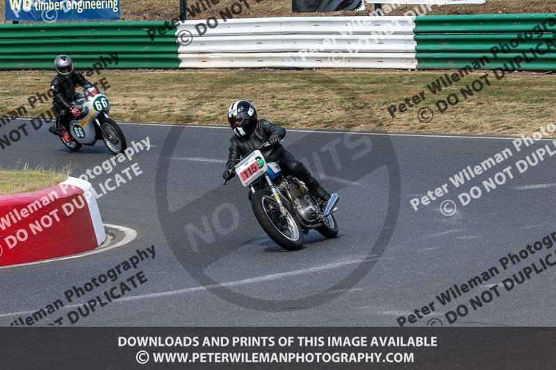 Vintage motorcycle club;eventdigitalimages;mallory park;mallory park trackday photographs;no limits trackdays;peter wileman photography;trackday digital images;trackday photos;vmcc festival 1000 bikes photographs