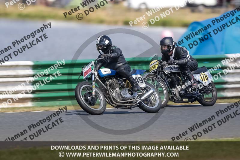 Vintage motorcycle club;eventdigitalimages;mallory park;mallory park trackday photographs;no limits trackdays;peter wileman photography;trackday digital images;trackday photos;vmcc festival 1000 bikes photographs