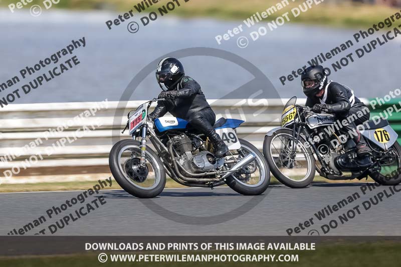 Vintage motorcycle club;eventdigitalimages;mallory park;mallory park trackday photographs;no limits trackdays;peter wileman photography;trackday digital images;trackday photos;vmcc festival 1000 bikes photographs