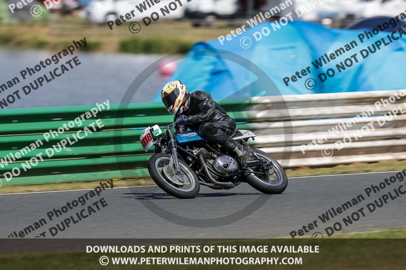 Vintage motorcycle club;eventdigitalimages;mallory park;mallory park trackday photographs;no limits trackdays;peter wileman photography;trackday digital images;trackday photos;vmcc festival 1000 bikes photographs