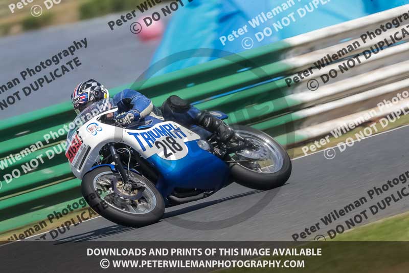 Vintage motorcycle club;eventdigitalimages;mallory park;mallory park trackday photographs;no limits trackdays;peter wileman photography;trackday digital images;trackday photos;vmcc festival 1000 bikes photographs