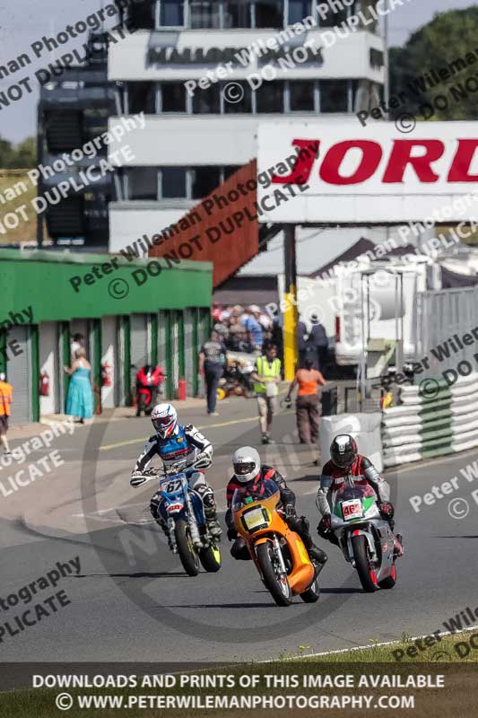 Vintage motorcycle club;eventdigitalimages;mallory park;mallory park trackday photographs;no limits trackdays;peter wileman photography;trackday digital images;trackday photos;vmcc festival 1000 bikes photographs