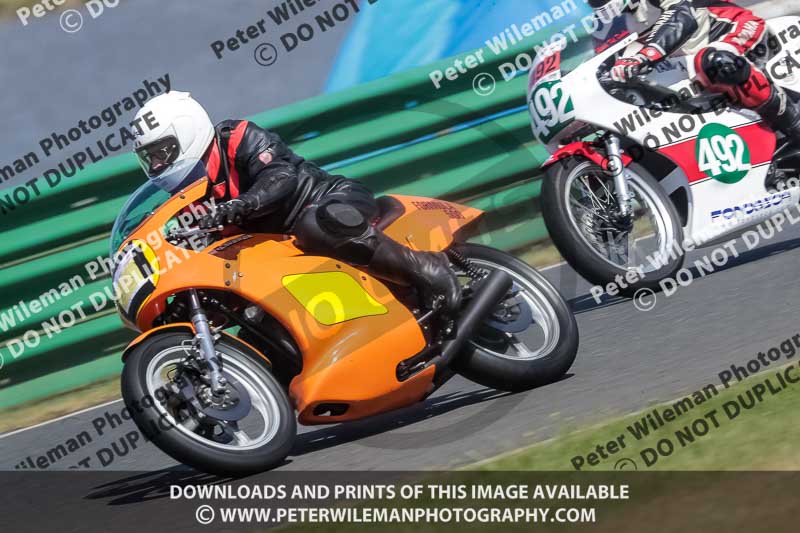 Vintage motorcycle club;eventdigitalimages;mallory park;mallory park trackday photographs;no limits trackdays;peter wileman photography;trackday digital images;trackday photos;vmcc festival 1000 bikes photographs