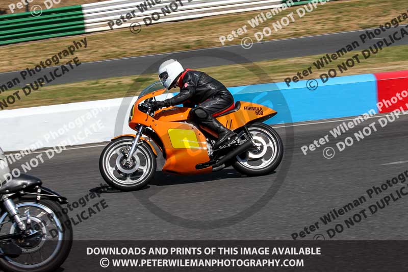 Vintage motorcycle club;eventdigitalimages;mallory park;mallory park trackday photographs;no limits trackdays;peter wileman photography;trackday digital images;trackday photos;vmcc festival 1000 bikes photographs