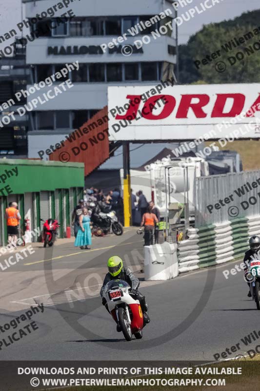 Vintage motorcycle club;eventdigitalimages;mallory park;mallory park trackday photographs;no limits trackdays;peter wileman photography;trackday digital images;trackday photos;vmcc festival 1000 bikes photographs