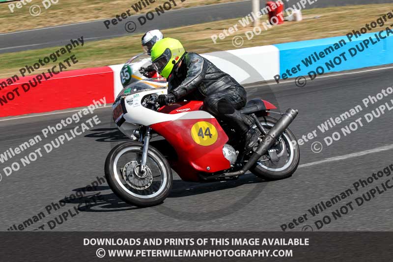 Vintage motorcycle club;eventdigitalimages;mallory park;mallory park trackday photographs;no limits trackdays;peter wileman photography;trackday digital images;trackday photos;vmcc festival 1000 bikes photographs