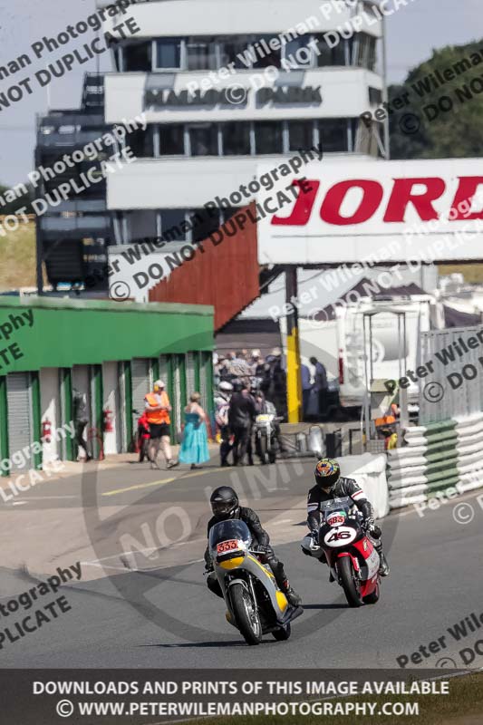 Vintage motorcycle club;eventdigitalimages;mallory park;mallory park trackday photographs;no limits trackdays;peter wileman photography;trackday digital images;trackday photos;vmcc festival 1000 bikes photographs