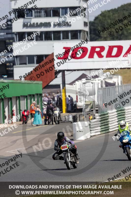 Vintage motorcycle club;eventdigitalimages;mallory park;mallory park trackday photographs;no limits trackdays;peter wileman photography;trackday digital images;trackday photos;vmcc festival 1000 bikes photographs