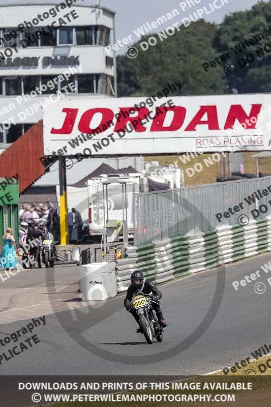 Vintage motorcycle club;eventdigitalimages;mallory park;mallory park trackday photographs;no limits trackdays;peter wileman photography;trackday digital images;trackday photos;vmcc festival 1000 bikes photographs