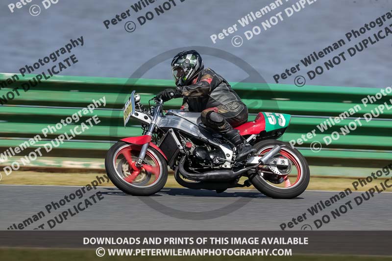 Vintage motorcycle club;eventdigitalimages;mallory park;mallory park trackday photographs;no limits trackdays;peter wileman photography;trackday digital images;trackday photos;vmcc festival 1000 bikes photographs