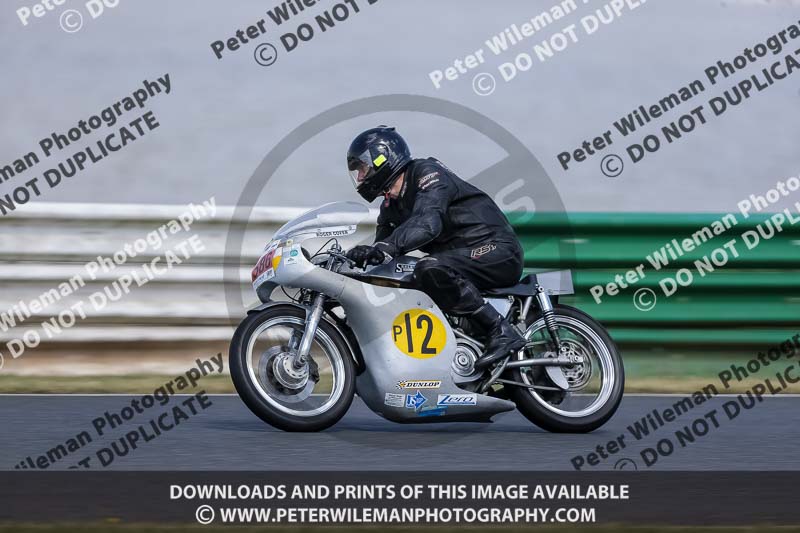 Vintage motorcycle club;eventdigitalimages;mallory park;mallory park trackday photographs;no limits trackdays;peter wileman photography;trackday digital images;trackday photos;vmcc festival 1000 bikes photographs