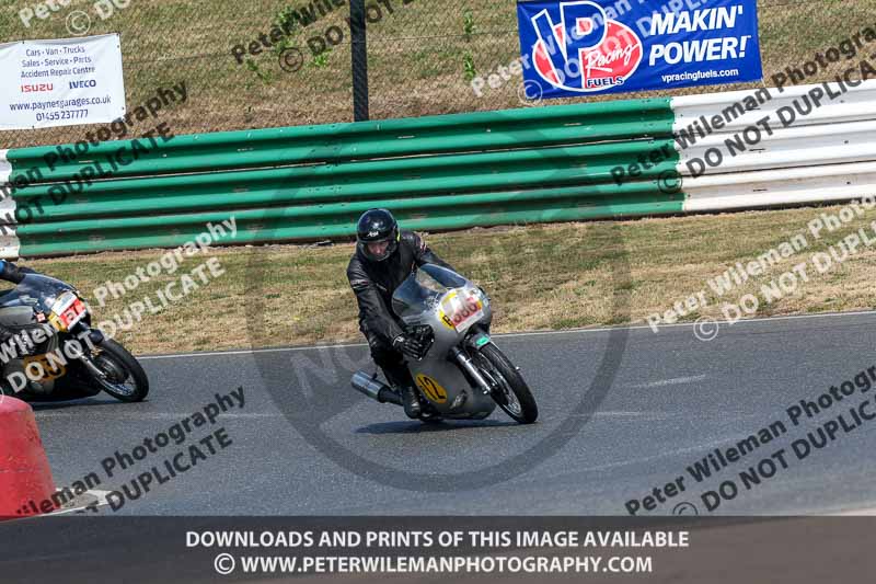 Vintage motorcycle club;eventdigitalimages;mallory park;mallory park trackday photographs;no limits trackdays;peter wileman photography;trackday digital images;trackday photos;vmcc festival 1000 bikes photographs