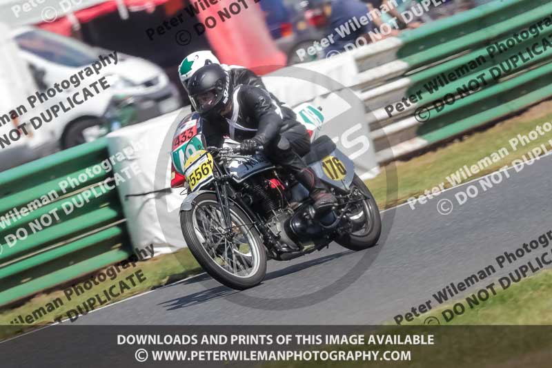 Vintage motorcycle club;eventdigitalimages;mallory park;mallory park trackday photographs;no limits trackdays;peter wileman photography;trackday digital images;trackday photos;vmcc festival 1000 bikes photographs