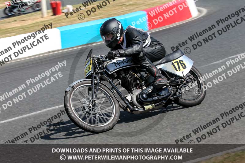 Vintage motorcycle club;eventdigitalimages;mallory park;mallory park trackday photographs;no limits trackdays;peter wileman photography;trackday digital images;trackday photos;vmcc festival 1000 bikes photographs