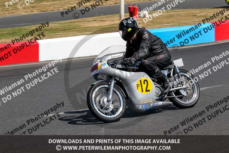 Vintage motorcycle club;eventdigitalimages;mallory park;mallory park trackday photographs;no limits trackdays;peter wileman photography;trackday digital images;trackday photos;vmcc festival 1000 bikes photographs