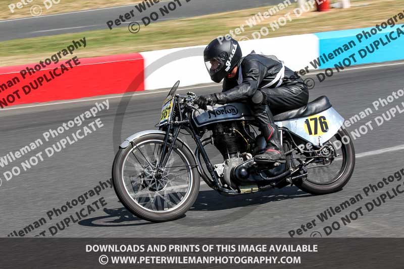 Vintage motorcycle club;eventdigitalimages;mallory park;mallory park trackday photographs;no limits trackdays;peter wileman photography;trackday digital images;trackday photos;vmcc festival 1000 bikes photographs