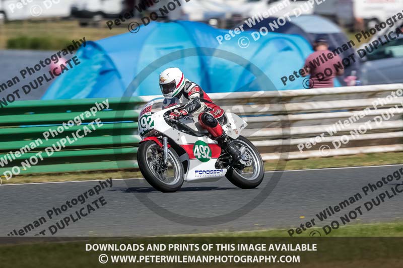 Vintage motorcycle club;eventdigitalimages;mallory park;mallory park trackday photographs;no limits trackdays;peter wileman photography;trackday digital images;trackday photos;vmcc festival 1000 bikes photographs